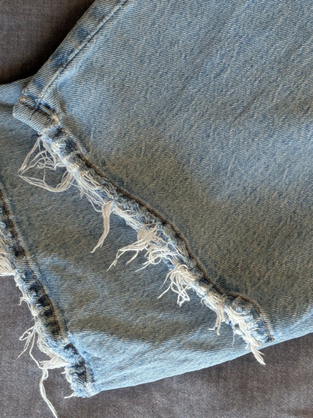 A&F Relaxed Jean High Rise. - Picture 6 of 9